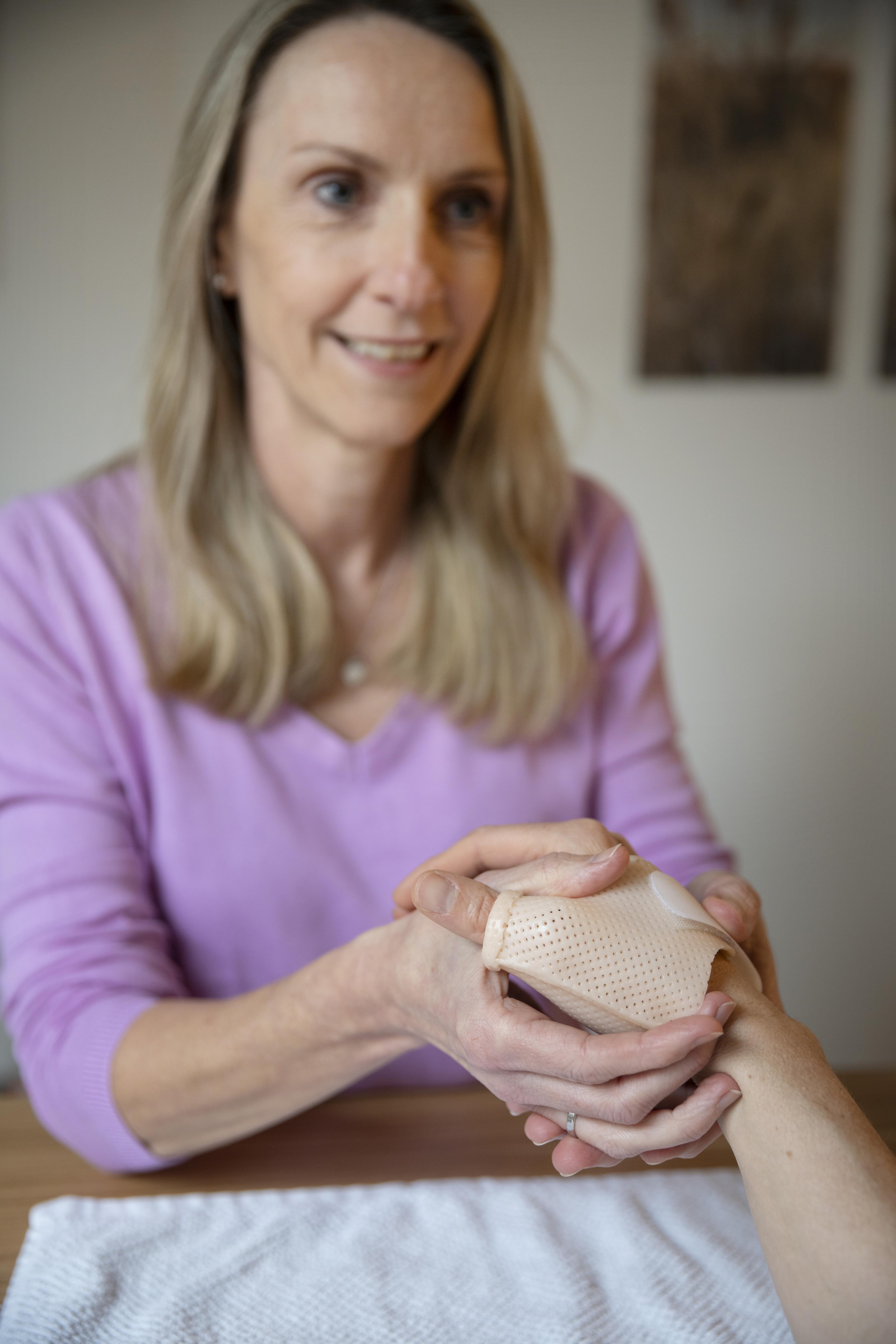 Handtherapie Behandlung - Rückseite